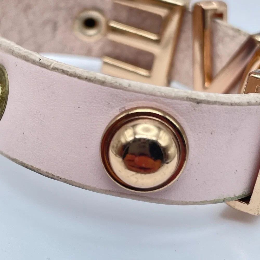 Valentine Gift Fashion Gold-Tone Classic Pink Vegan Leather "Love" Snap Bracelet - Picture 6 of 10